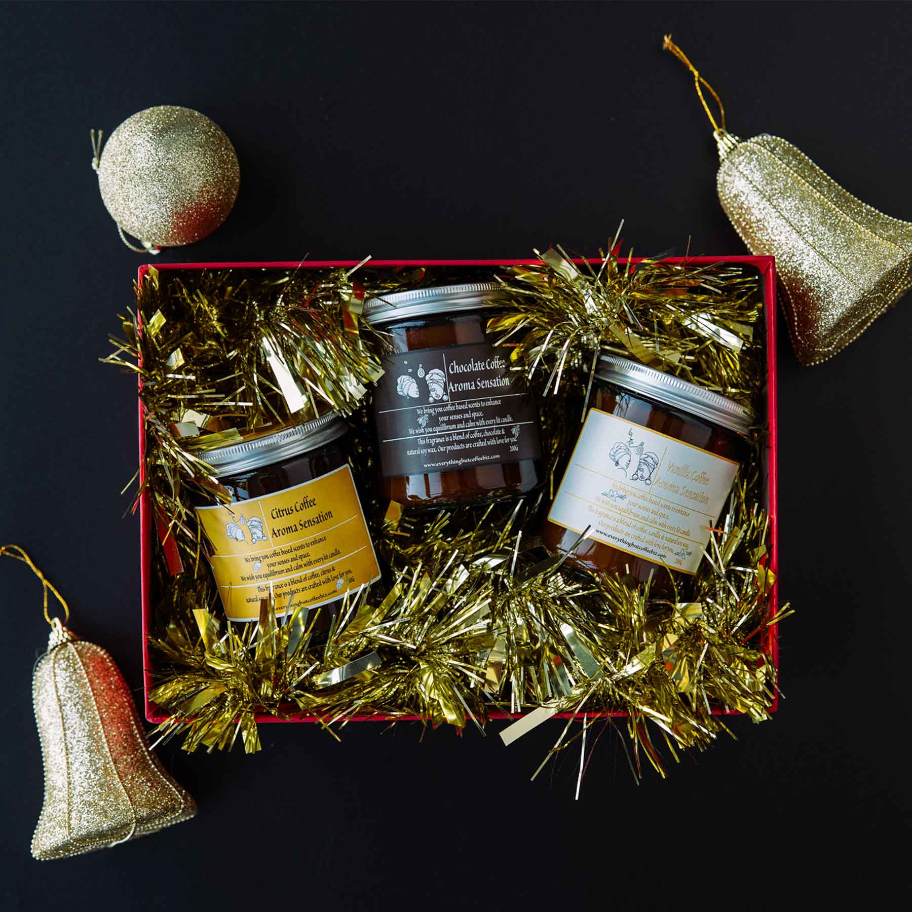 candle-sets-black-background